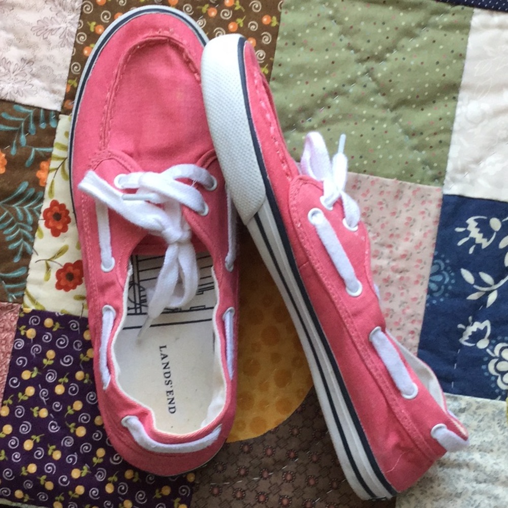 Women’s sz7 Lands End pink boat shoes